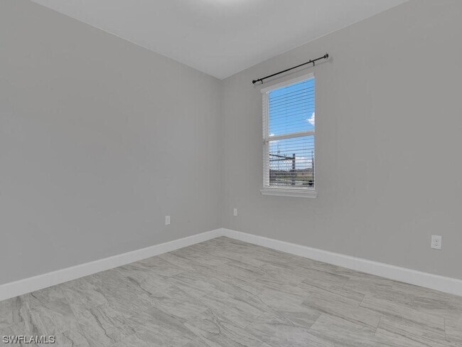 Building Photo - 2912 24th St SW