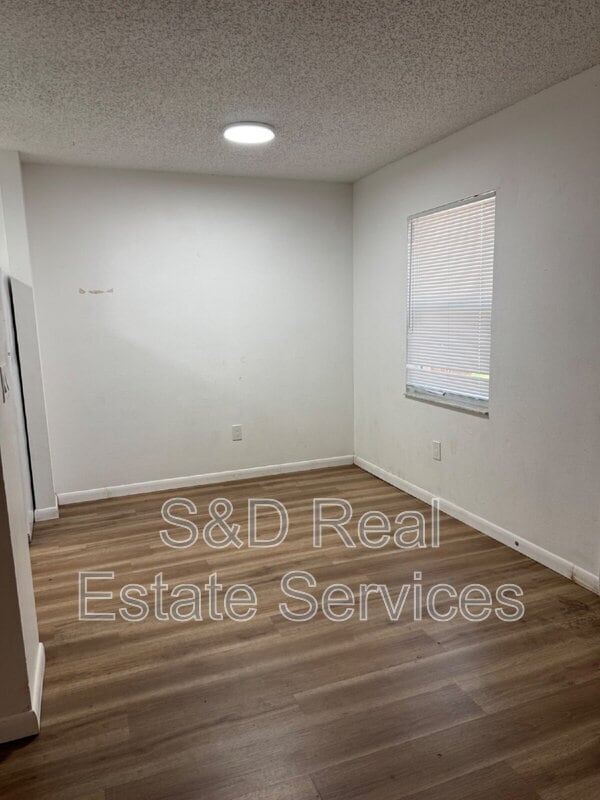 Building Photo - 3012 Allred Dr