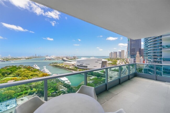 Building Photo - 900 Biscayne Blvd