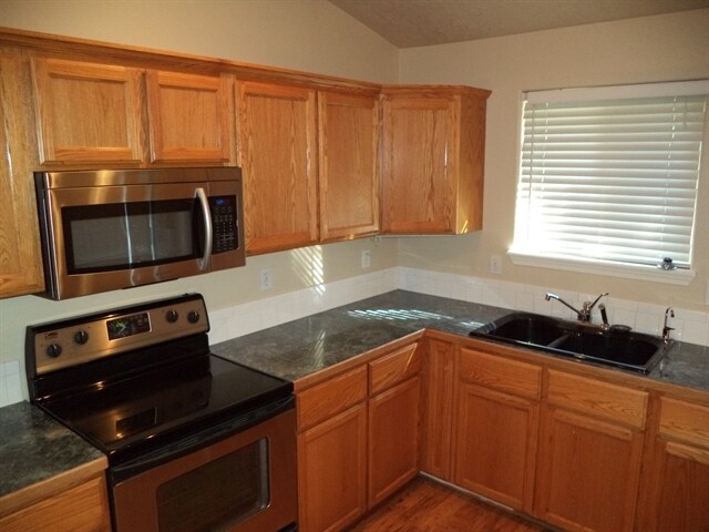 Building Photo - 2344 N Ayrshire Pl