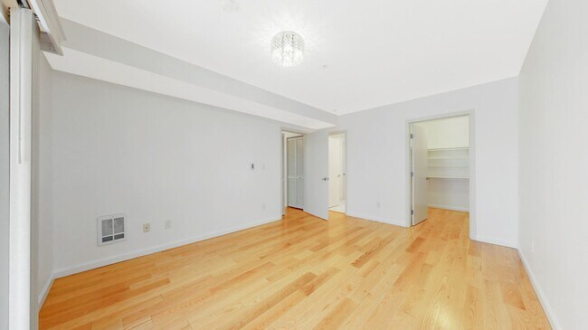 Foto del edificio - 2 bedroom 2 bathroom condo