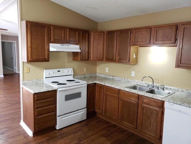Foto del edificio - 230 Briarcliff Dr