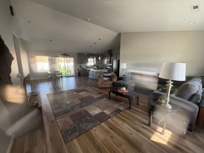 Foto del edificio - Home for Rent in Quincy