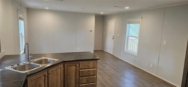 Building Photo - 1000 Glosson Ranch Rd