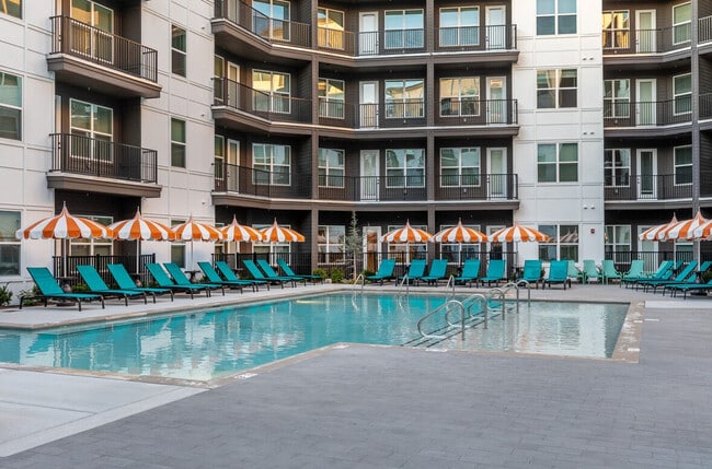 Building Photo - Broadstone Berry Hill