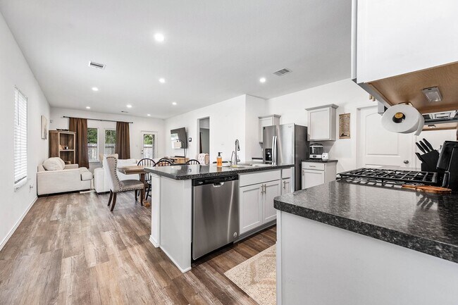 Building Photo - 24214 Montcliff Bend Ln