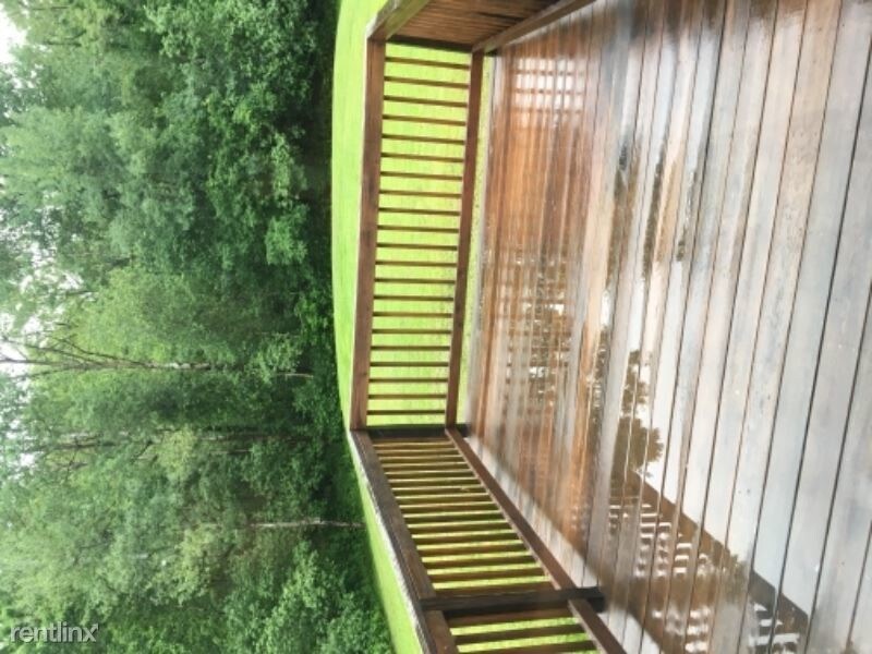 Foto del edificio - 3 br, 1.5 bath Apartment - 131A Lowell Rd