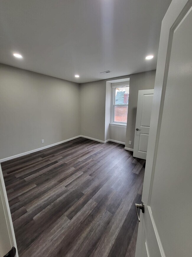 Building Photo - 132 N 50th St