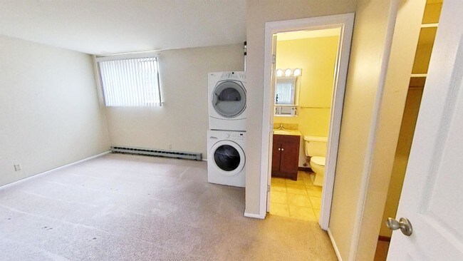 Building Photo - 1700 Columbia St