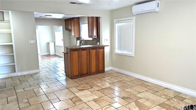 Foto del edificio - 6737 Lemoran Ave