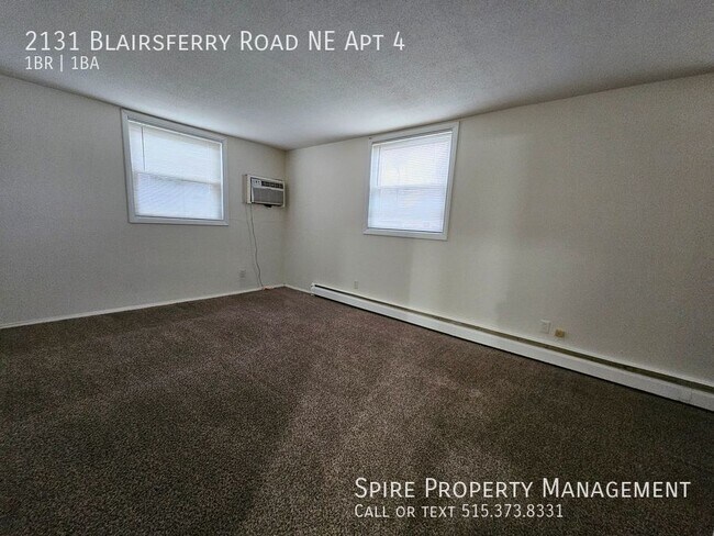 Building Photo - NE Studio & 1 bedrooms Close to shopping!