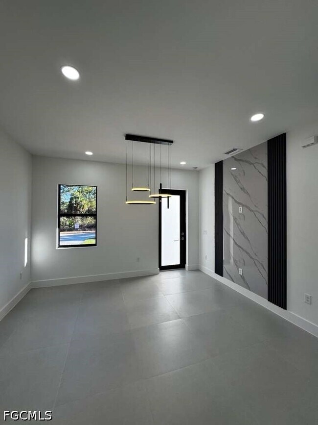 Foto del edificio - 1037 Barcelona St E