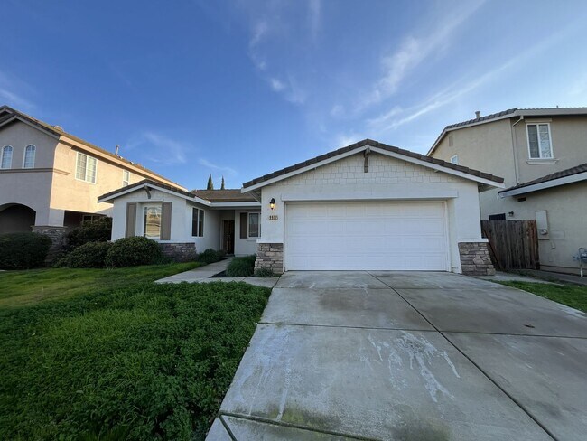 Foto del edificio - Residential 3 bed 2 bath in Elk grove