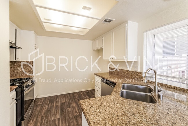 Building Photo - 1122 Caitlin Avenue