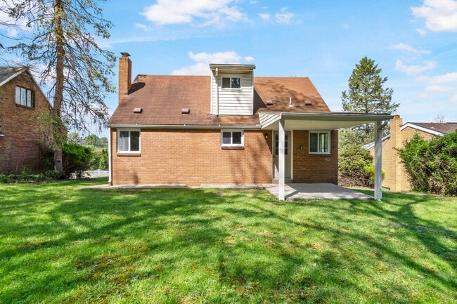 Photo - READY NOW!! FULLY RENOVATED 3 Bedroom in PENN HILLS Apartments