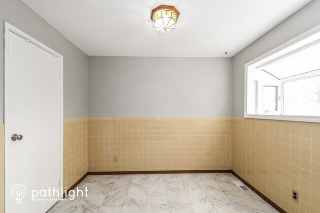 Building Photo - 9700 Antigo Drive, St. Louis, MO, 63123