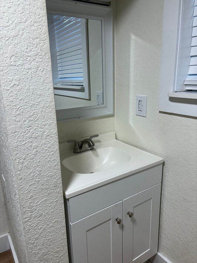 Foto del edificio - 4 Bedroom 3 Bath Home in Kill Devil Hills Available for Yearly Lease