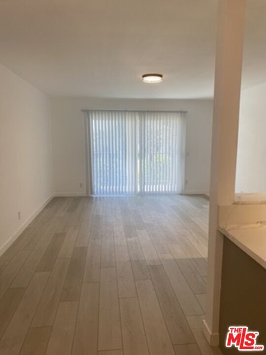 Foto del edificio - 13925 Sherman Way