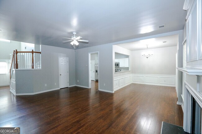 Foto del edificio - 2388 Fairlie Dr