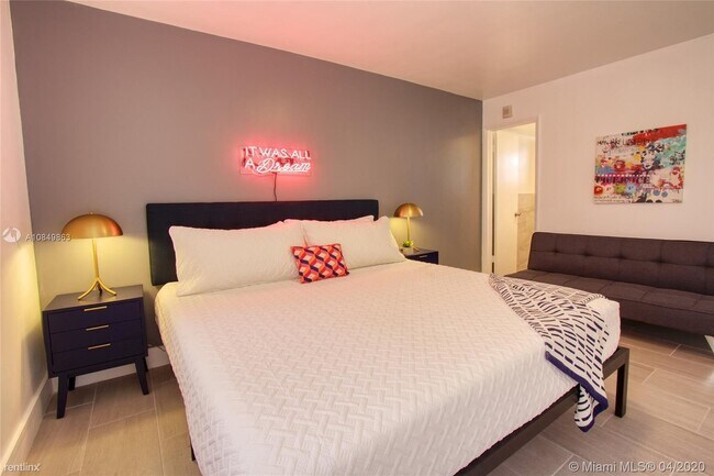 Building Photo - 1 br, 1 bath  - 435 NE 23rd St