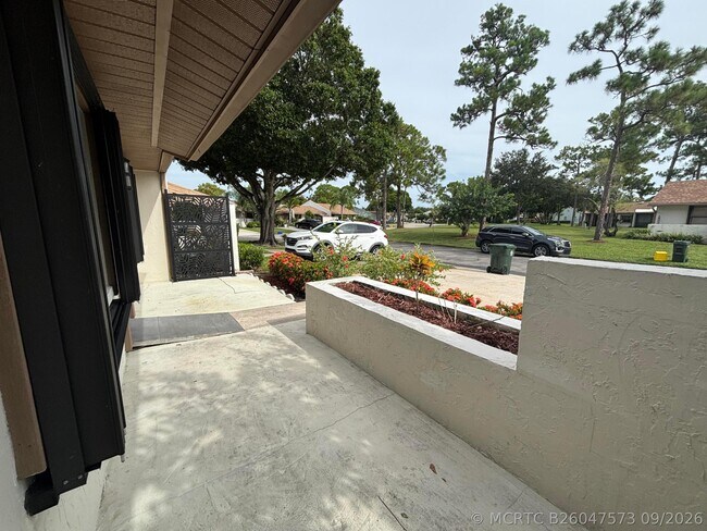 Foto del edificio - 6132 Fairfield Cir