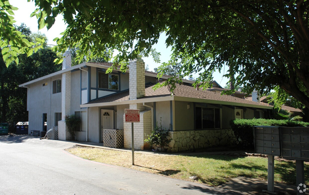 Foto del edificio - 5742 Blachly Way