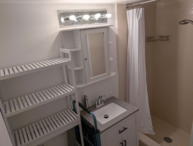 Foto del edificio - Ainahau Gardens - Fully Furnished Studio