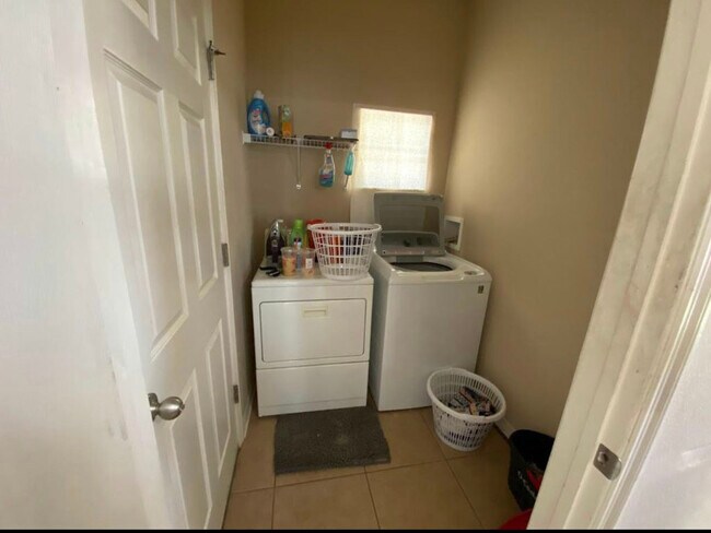 laundry - 8217 Midnight Sun Ct