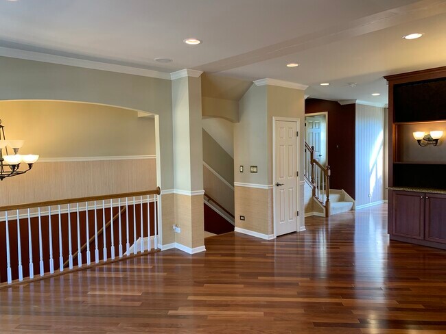 Foto del edificio - 345 N Commerce St