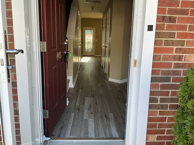 Entrance hallway - 1965 Charlotte Hwy