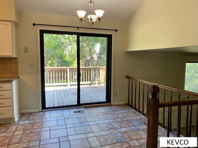 Foto del edificio - Elegant and Spacious Home!