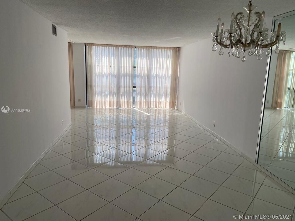 Primary Photo - 800 Parkview Dr