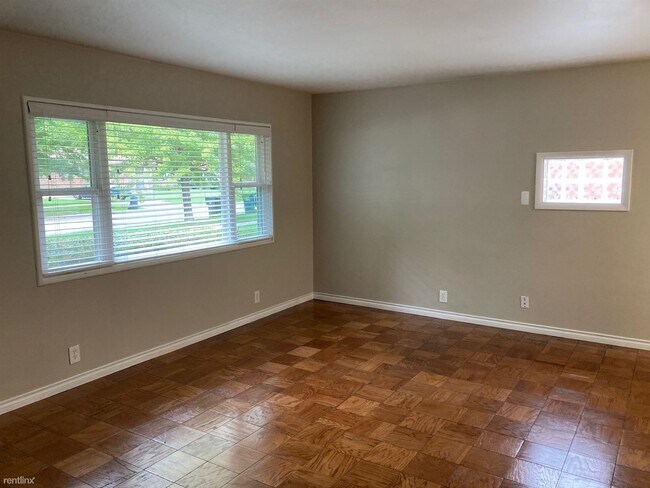 Building Photo - 3 br, 1 bath House - 34 Essex St