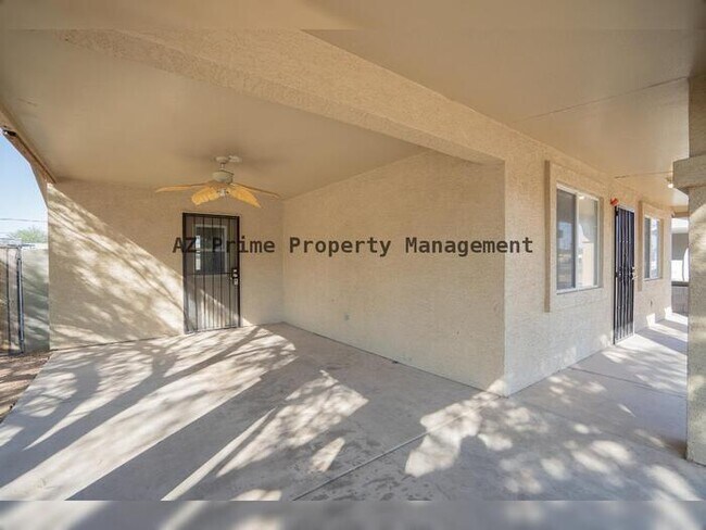 Building Photo - 410 W 9th St