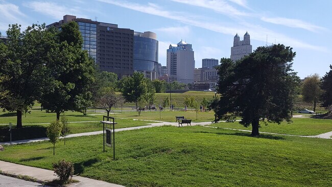 view - 533 Charlotte St