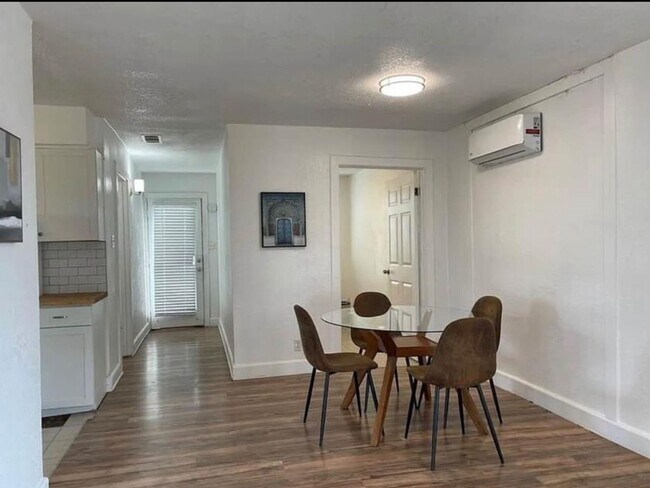 Foto del edificio - 3 Bedroom Cottage + Studio in Manor