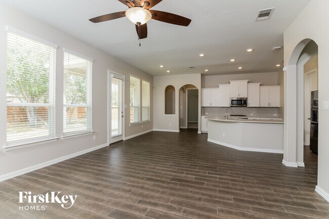 Building Photo - 15231 Maskette Ave