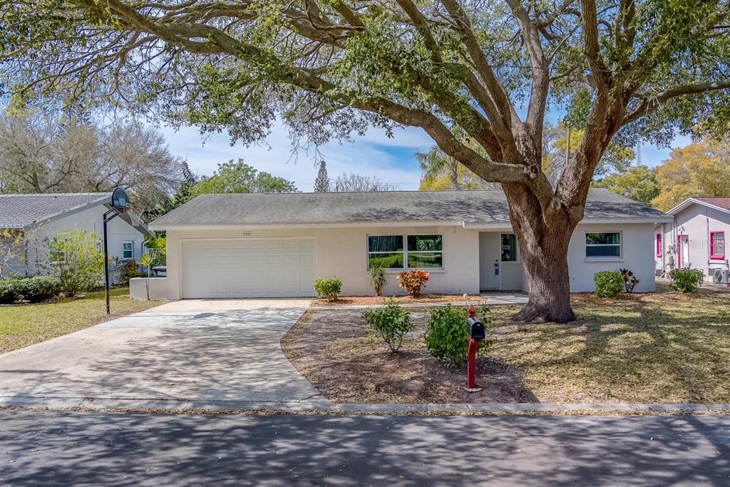 Foto principal - 1446 S Hillcrest Ave