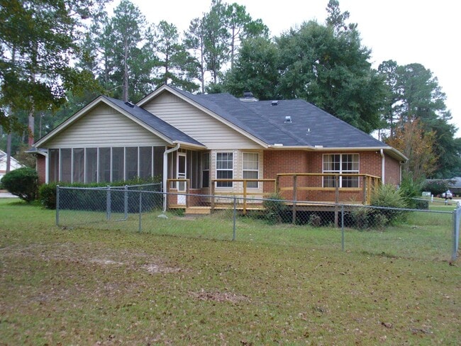 Building Photo - 1013 Pleasant Valley Dr