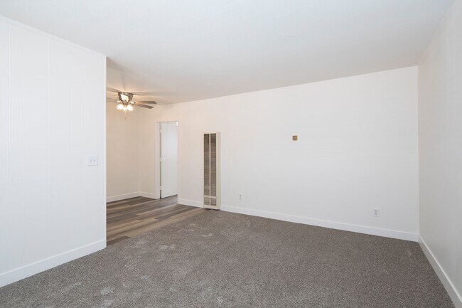 Interior Photo - Trade Winds Apartments