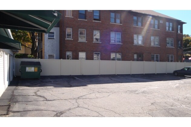 Building Photo - 1591 E Main St