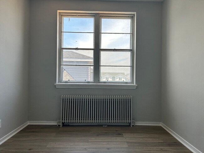Foto del edificio - 1 Bedroom, 1 Bathroom Apartment--Ready for...