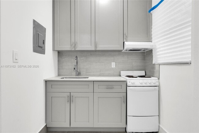 Building Photo - 13390 NE 6th Ave