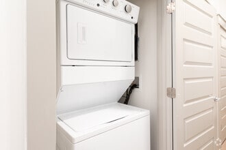 1BR, 1BA - 761 SF - Preserve at Westfields