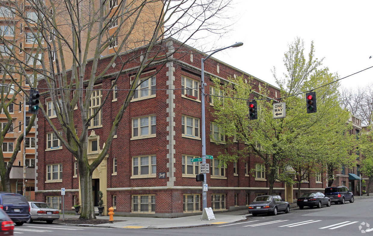 Primary Photo - Stonecliff Apartments