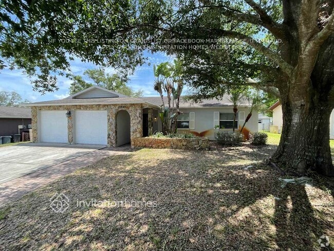 Building Photo - 10840 Peppertree Ln