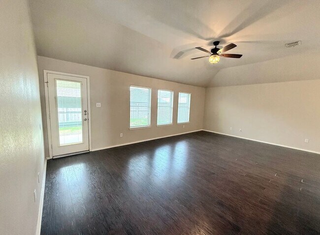 Building Photo - 506 Mustang Trail