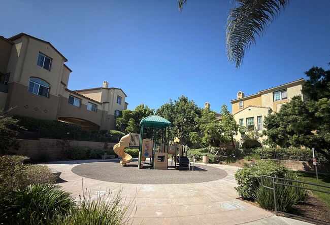 Foto del edificio - Beautiful 3 Bedroom townhome in San Marcos!
