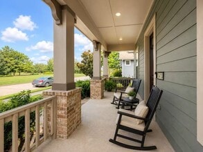 Building Photo - 18410 Central Creek Dr