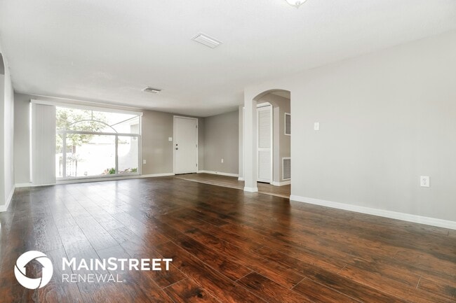 Foto del edificio - 9025 Collage Ln